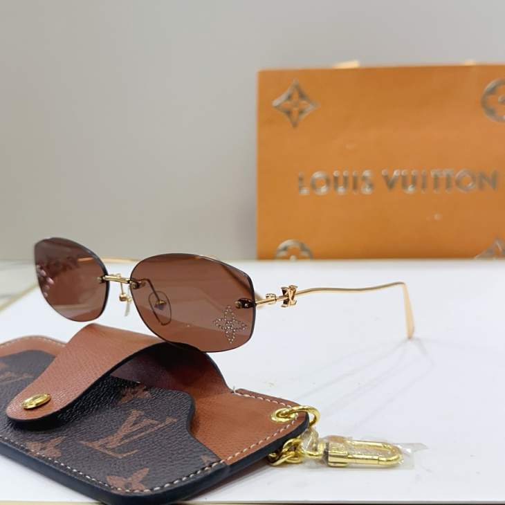 Picture of Louis Vuitton Sunglasses _SKUfw75015595fw